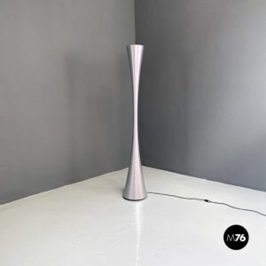 Lampada da terra in plastica argentata, 1990 ca.