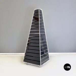 Cassettiera Pyramid di Shiro Kuramata per Cappellini, 1980 ca.