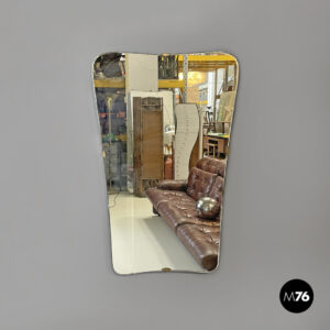 Specchio da parete con angoli stondati,  1950 ca.