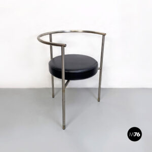 Sedia a pozzetto in pelle nera e metallo, 1980 ca.