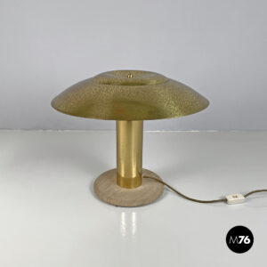 Lampada da tavolo in ottone e marmo beige, 1970 ca.