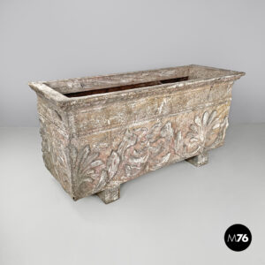 Oggetto di scena in legno e vetroresina, 2000 ca.