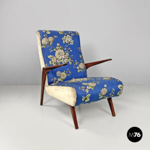 Poltrona con tessuto blu floreale, 1950 ca.