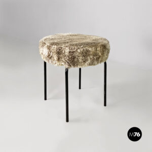 Pouf in tessuto peloso grigio e metallo nero, 1970 ca.