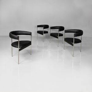 Sedie a pozzetto in acciaio e pelle nera, 1970 ca.
