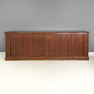 Sideboard in legno con apertura a serrandina, 1920 ca.