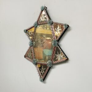 Specchio da parete con decorazioni in vetro e acidature, 1980 ca.