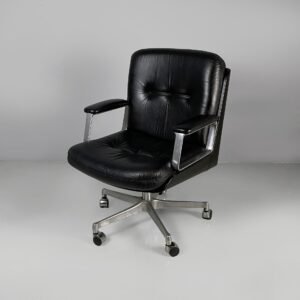 Poltrona da ufficio in pelle nera e metallo, 1980 ca.