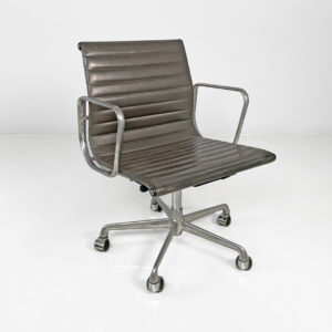 Sedia da ufficio EA108 di Charles e Ray Eames per ICF, 1970 ca.