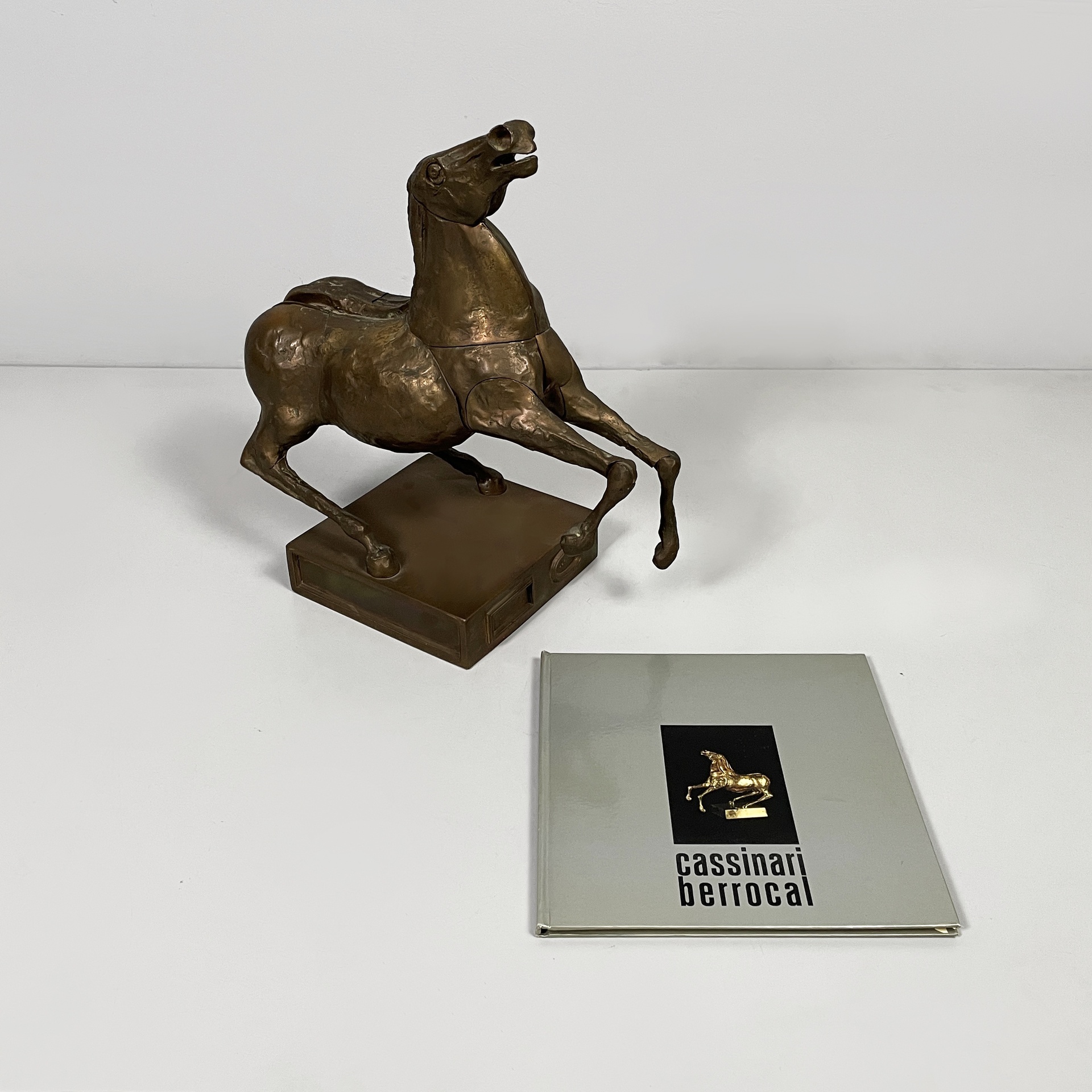Scultura Il Cavallo di Bruno Cassinari e Miguel Berrocal, 1973