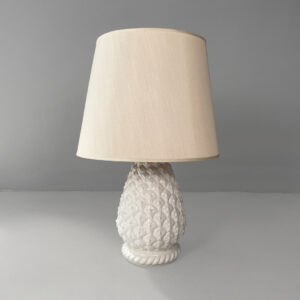Lampada da tavolo in ceramica bianca, 1970 ca.