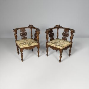 Poltrone in legno e tessuto floreale, fine 1800 ca.
