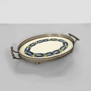 Vassoio con fiori in ceramica e metallo, 1920 ca.